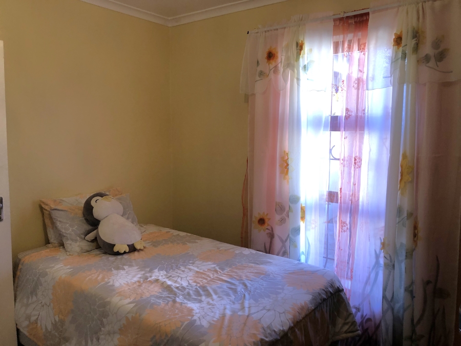 4 Bedroom Property for Sale in Gustrouw Western Cape